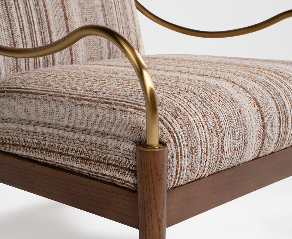 Royale accent chair