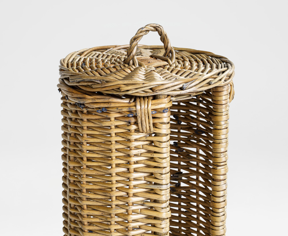 Rotana Tissue Roll Holder